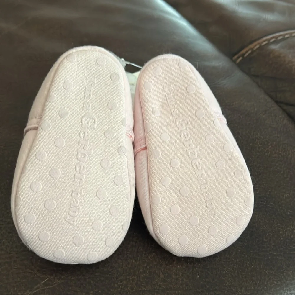 NWT Gerber pink shoes size 3-6 M